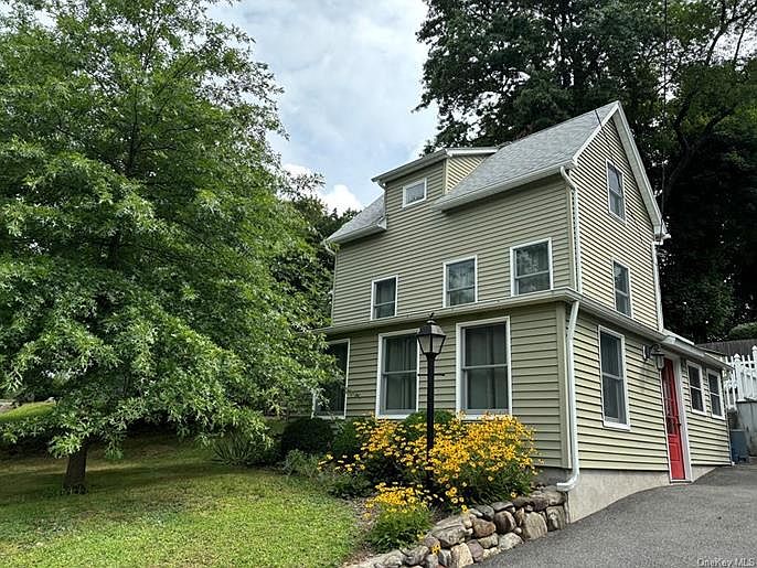 1st image of 50 Railroad Ave