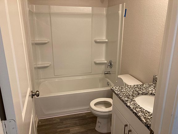 4th image of 5593 Fox Bluff Dr