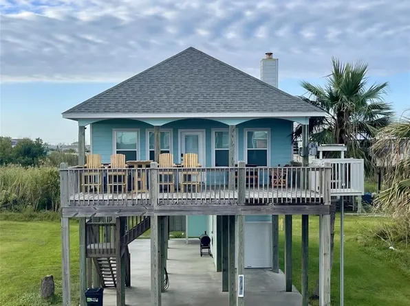 1745 Catfish Ln, Crystal Beach, TX 77650