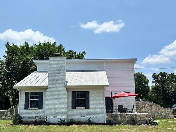 3rd image of 3952 J Rendon Rd