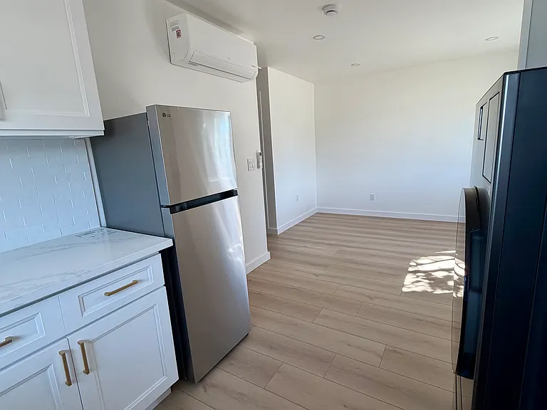 23874 Friar St — Photo 5
