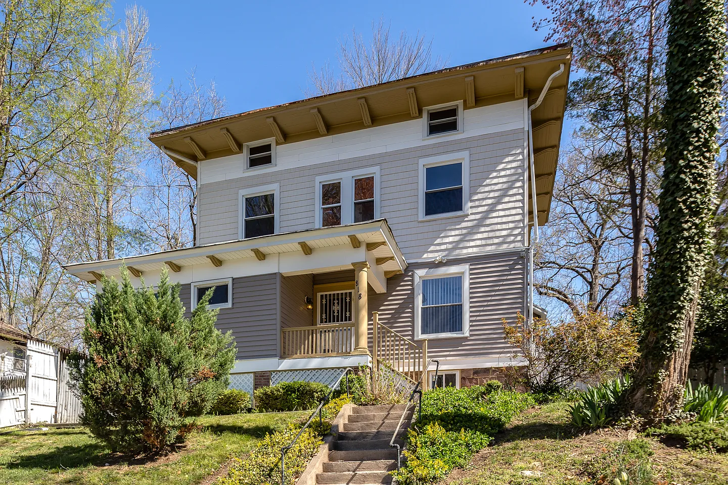 818 Edgewood Ave photo 1