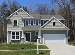 7717 Mammoth Pines Dr, Midland, MI 48642