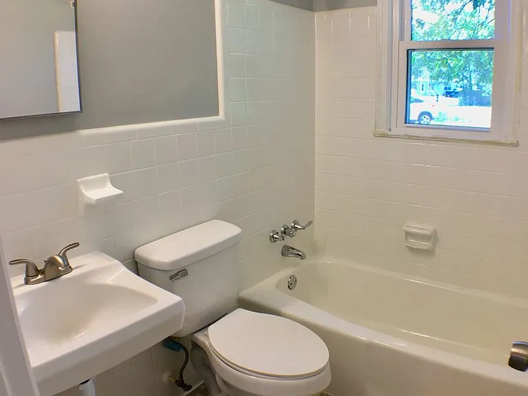 1559 Brookbank Ave #B — Photo 10