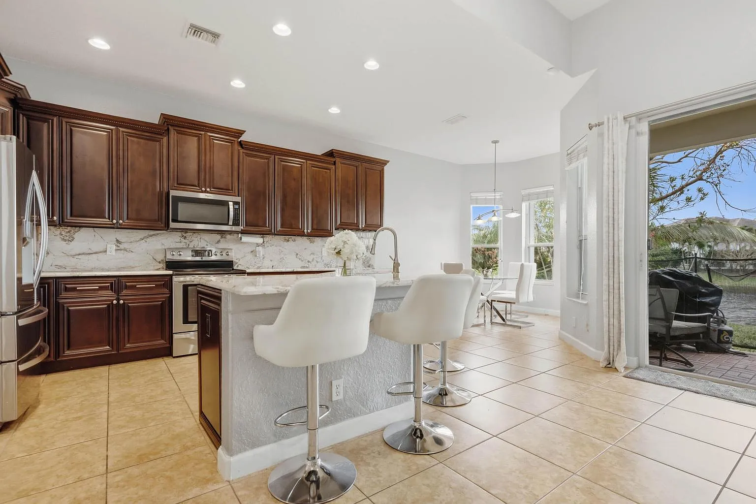 4 bed, 2252 sqft, $5,500 — Photo 1