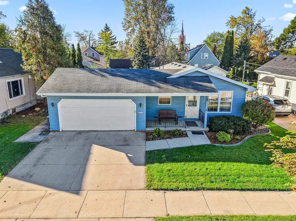 605 5th St, Menasha, WI 54952