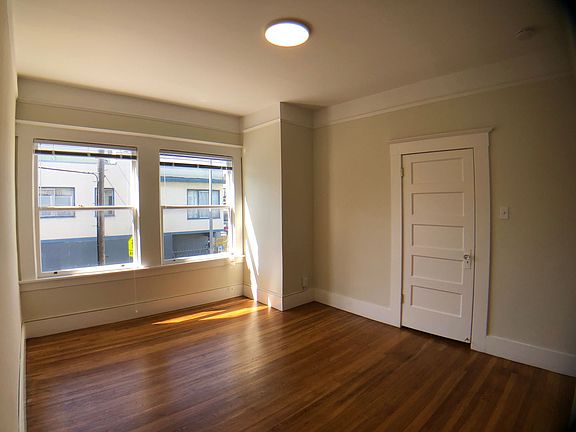3rd image of 1018 Cortland Ave #3