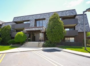 493 Timber Ridge Dr APT 206, Carol Stream, IL