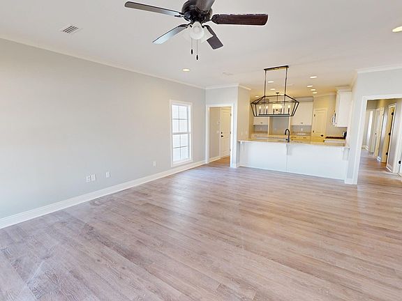 4th image of 115 Leaf St