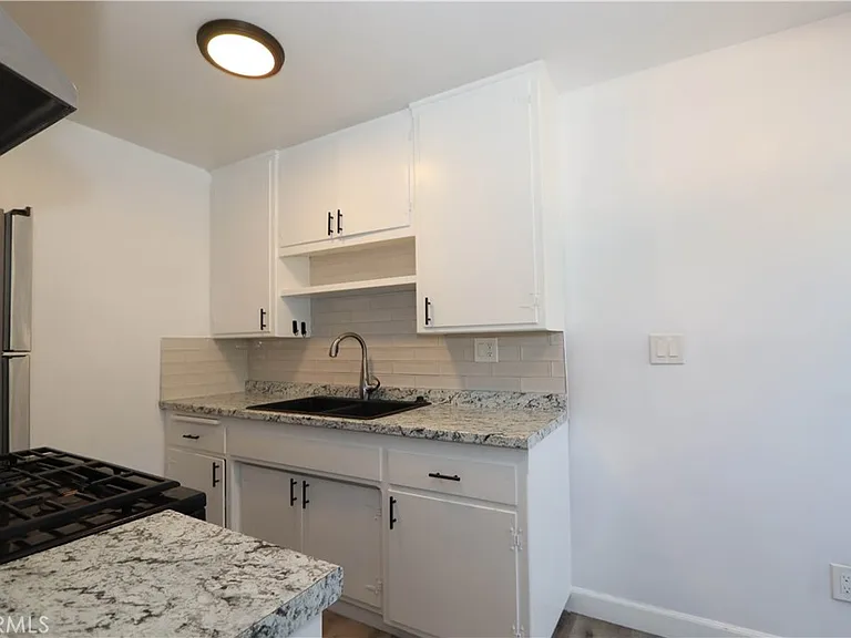 460 Vista Ave #B — Photo 10