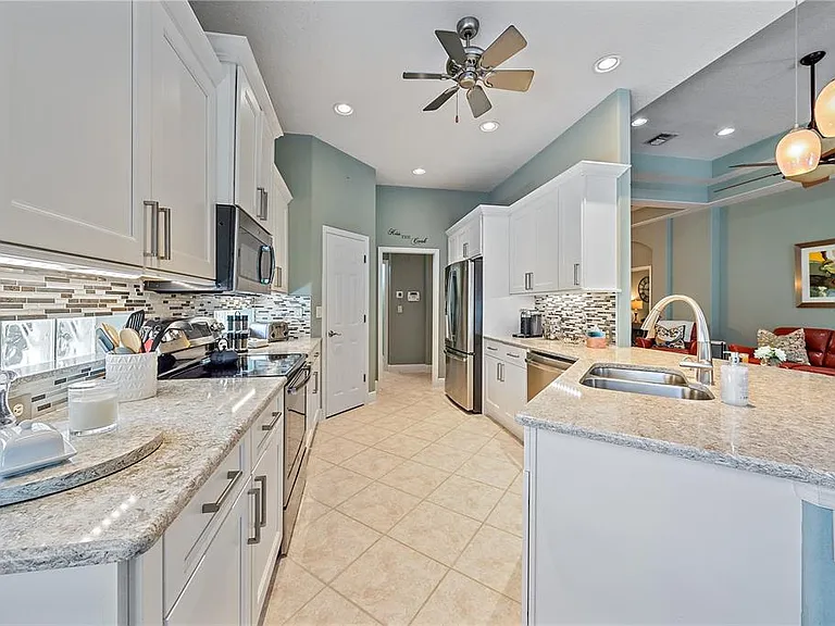 354 Melrose Ct — Photo 13