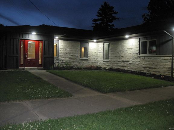 3rd image of 818 W Park Dr
