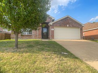 2454 Rio Grande Dr, Grand Prairie, TX 75052
