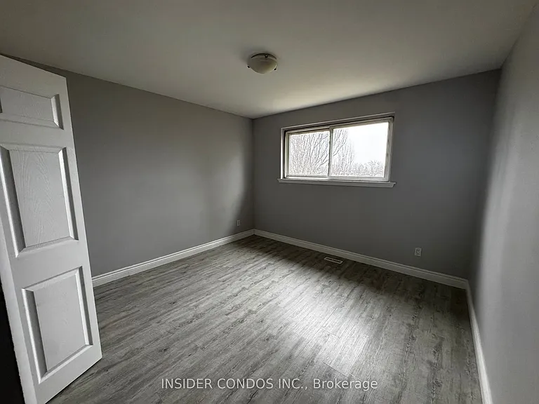 49 Doncaster Dr #UPPER — Photo 18