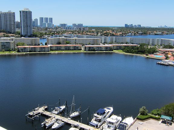 5th image of 18071 Biscayne Blvd #18013