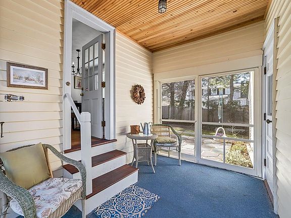 3rd image of 14 Pine Ln