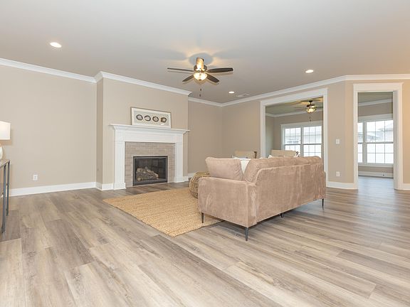 3rd image of 7065 Ironwood Cir #B