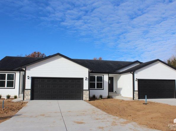 507 Shady Oak Dr, Saint George, KS 66535