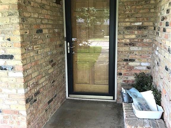 5th image of 2905 Lavita Ln