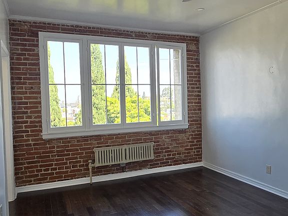 5th image of 2533 Ocean View Ave #504ecc03c