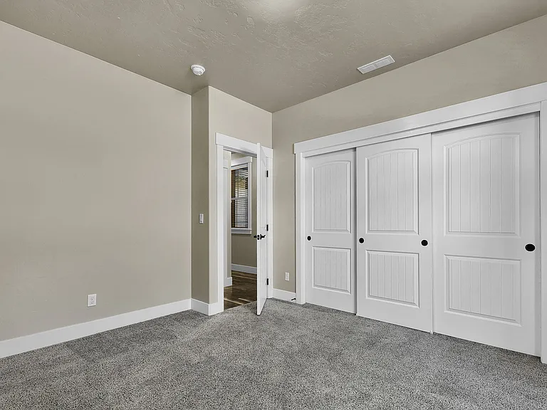 904 N Tullshire Way — Photo 16