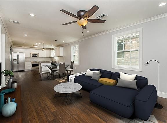 3rd image of 2037 Independence St