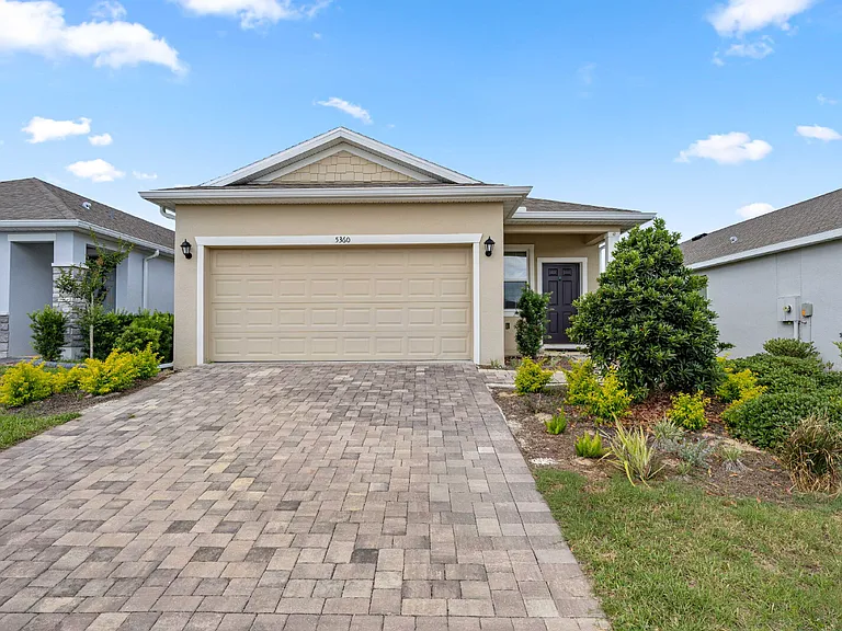 5360 NW 46th Lane Rd — Photo 1