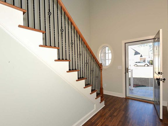 4th image of 2001 Leighton Dr #A