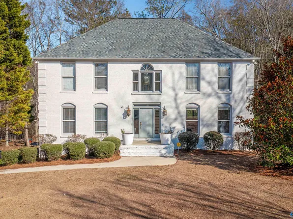 108 Carolwood Cv, Gadsden, AL 35901