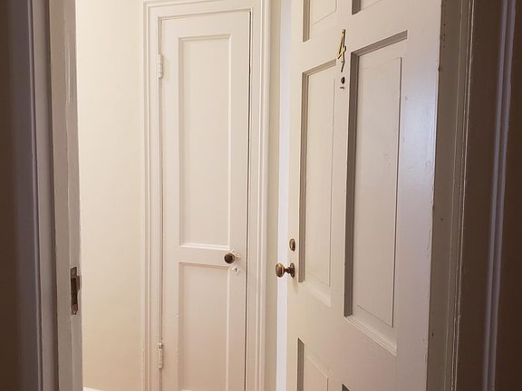 3rd image of 1229 S B St APT 4