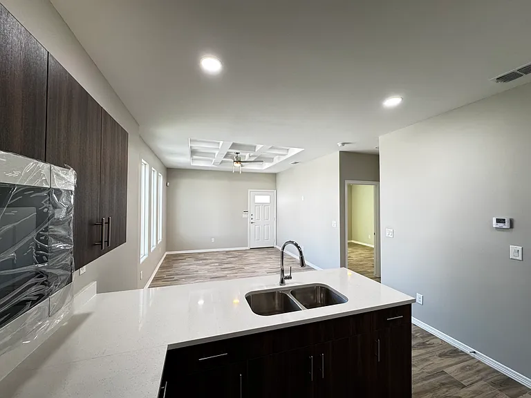 4204 Walnut Ave #4 — Photo 9