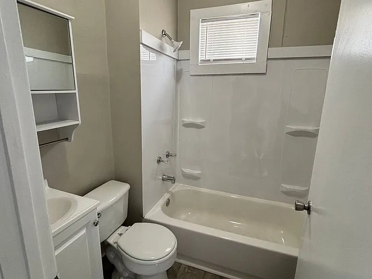 122 Fairlawn Ave — Photo 10