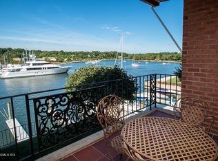 630 Steamboat Rd UNIT 2CN, Greenwich, CT 06830