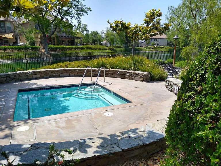 27044 Victoria Ln #103 — Photo 7