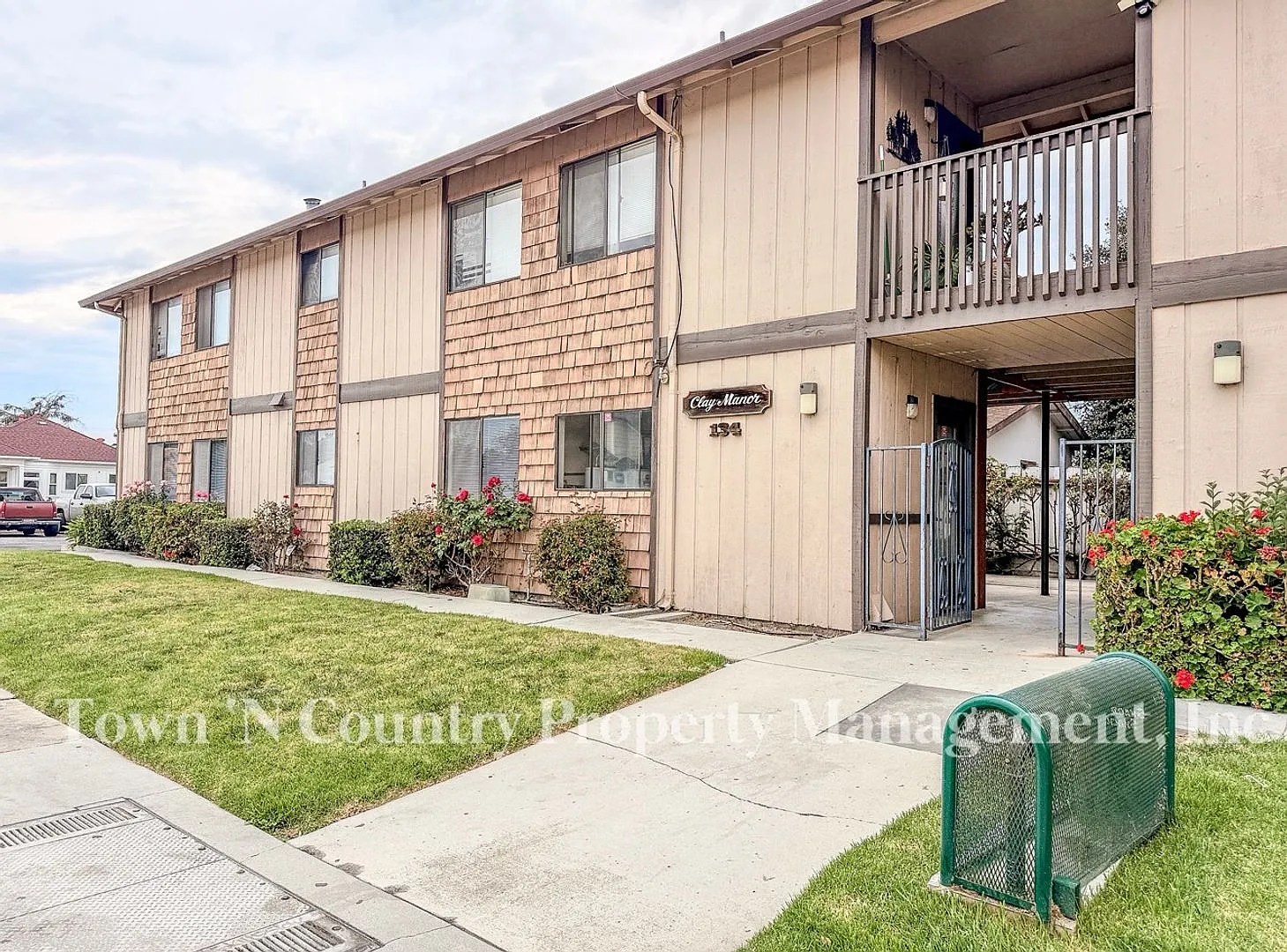 Clay Manor Apartments — Photo 1