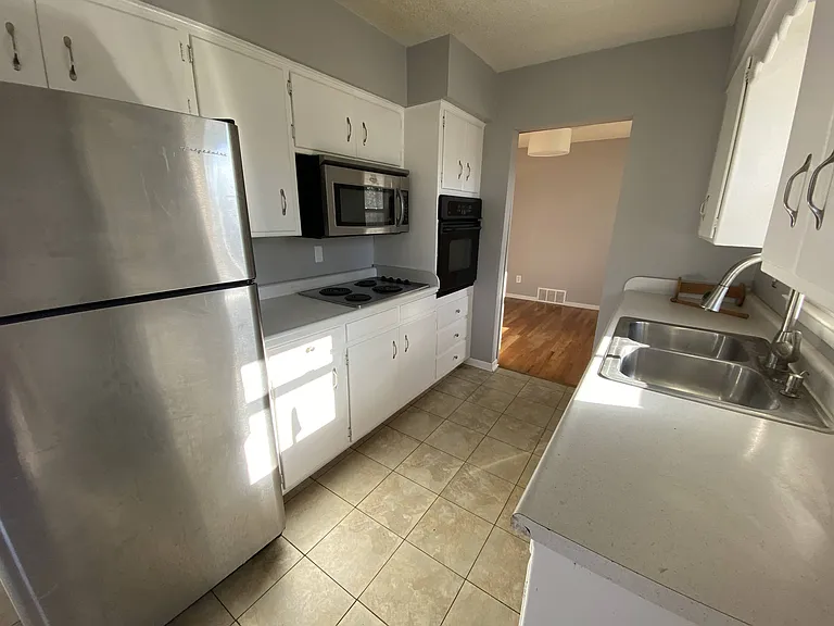 2761 Skeies Dr — Photo 9
