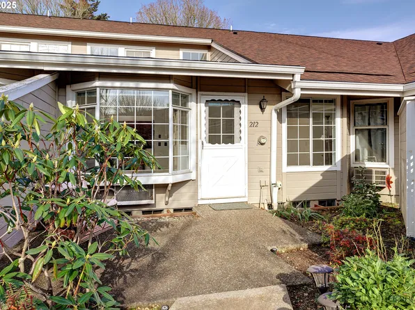 13775 SW Scholls Ferry Rd APT 212, Beaverton, OR 97008