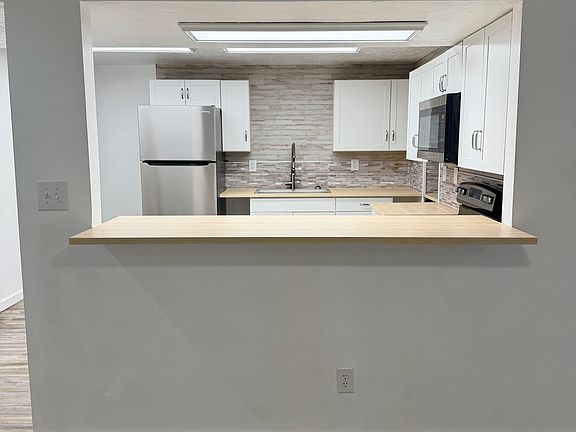4th image of 1262 N Wasatch Dr #B