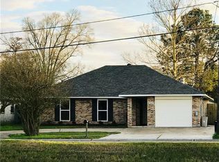 8928 W Metairie Ave, Metairie, LA 70003