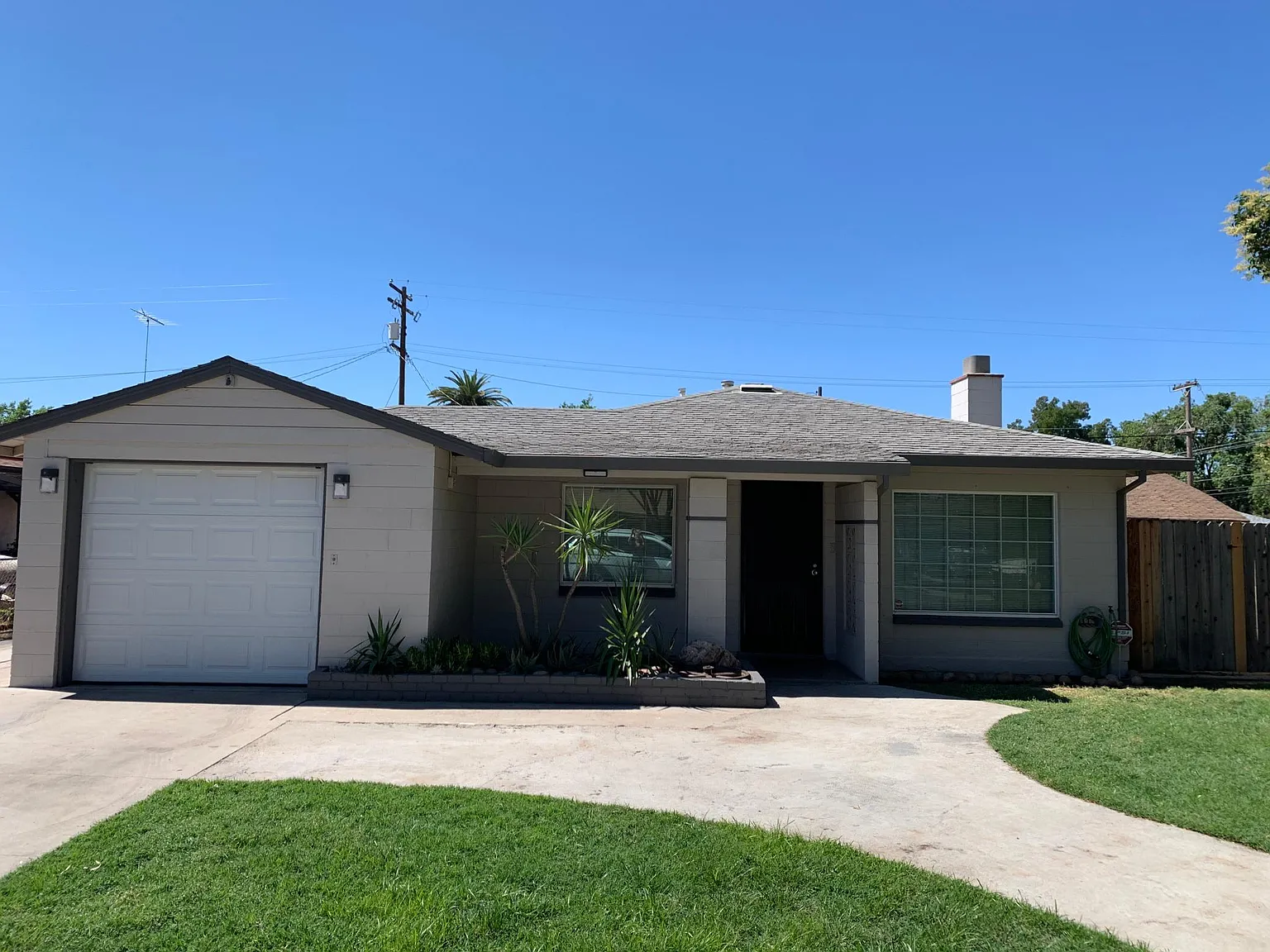 Roble Ave, Modesto — Photo 2
