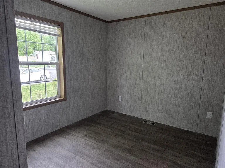 410 Donegal Dr — Photo 13