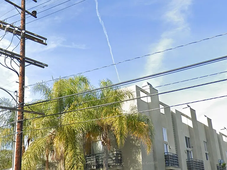 12303 Moorpark St #104 — Photo 2
