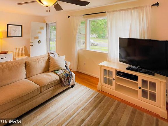 5th image of 6111 Briarview Ct