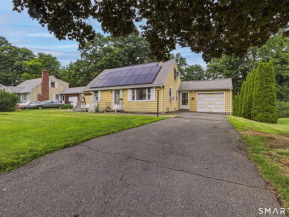 3rd image of 18 Leslie Court