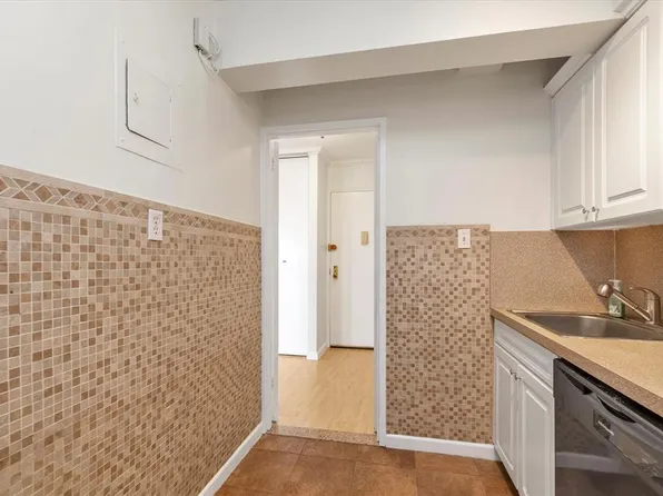 107-40 Queens Boulevard image 8 of 18