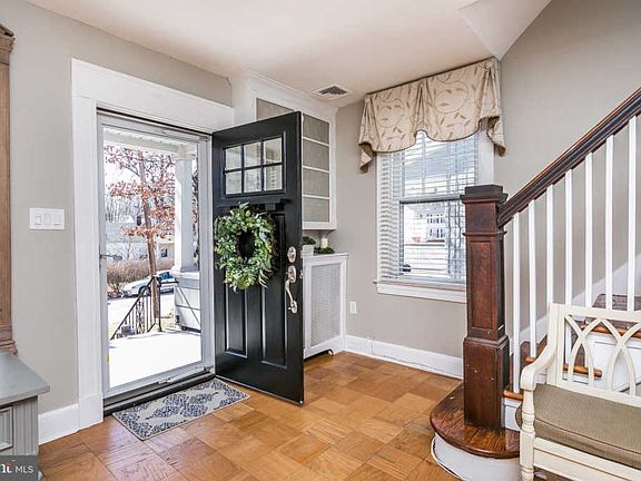 5th image of 151 Sanford Ave