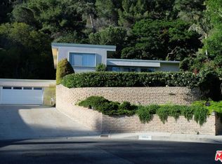 1054 Enchanted Way, Pacific Palisades, CA 90272