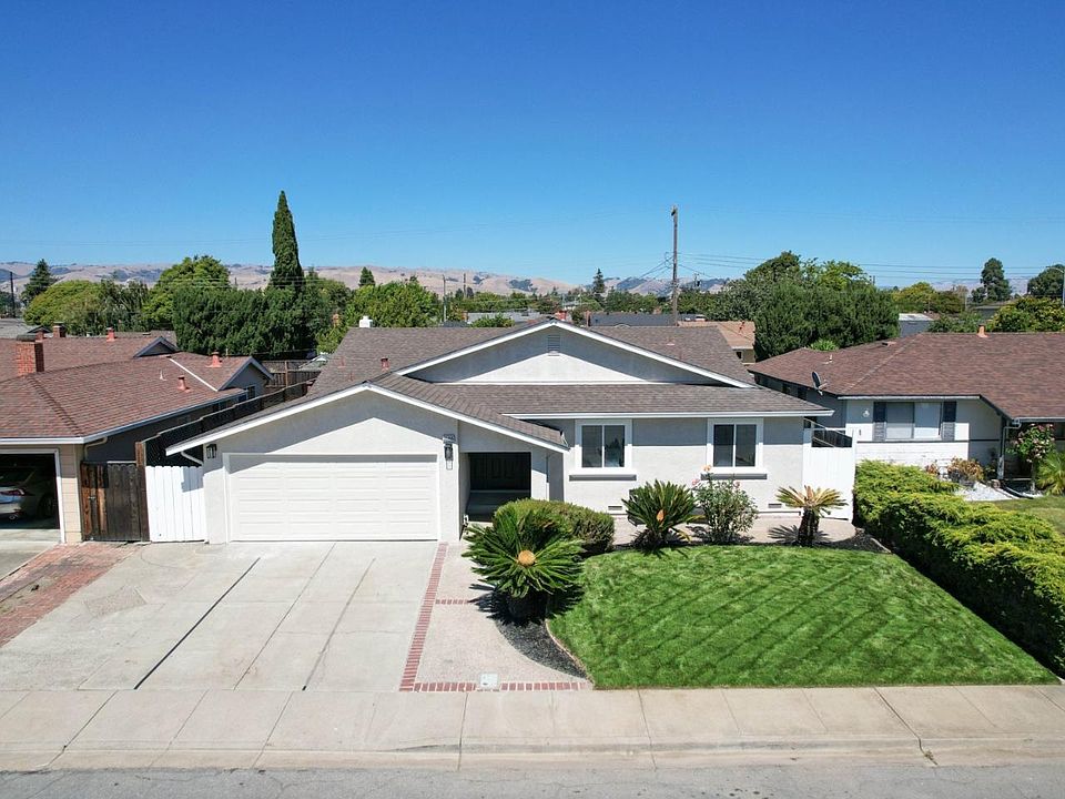 1st image of 35168 Santiago St
