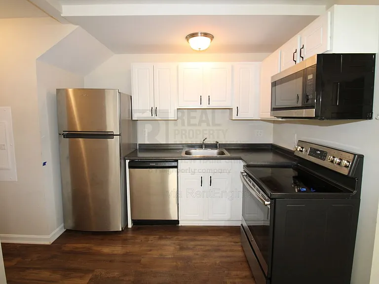 149 Main St #4 — Photo 2