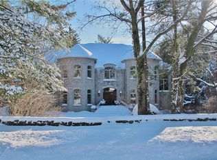 55 Ambassador Dr, Rochester, NY 14610